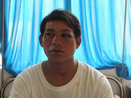 Anh Rơ Ông Ha Jung đang điều trị tại Khoa Ngoại chấn thương, bệnh viện Đa Khoa tỉnh Lâm Đồng